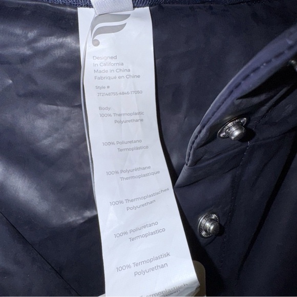 New! Fabletics Kenna Convertible Rain Jacket
Color: Deep Navy Travel Long/Short - Picture 13 of 16